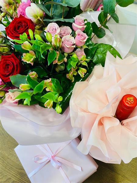 Deliver wine and flowers online